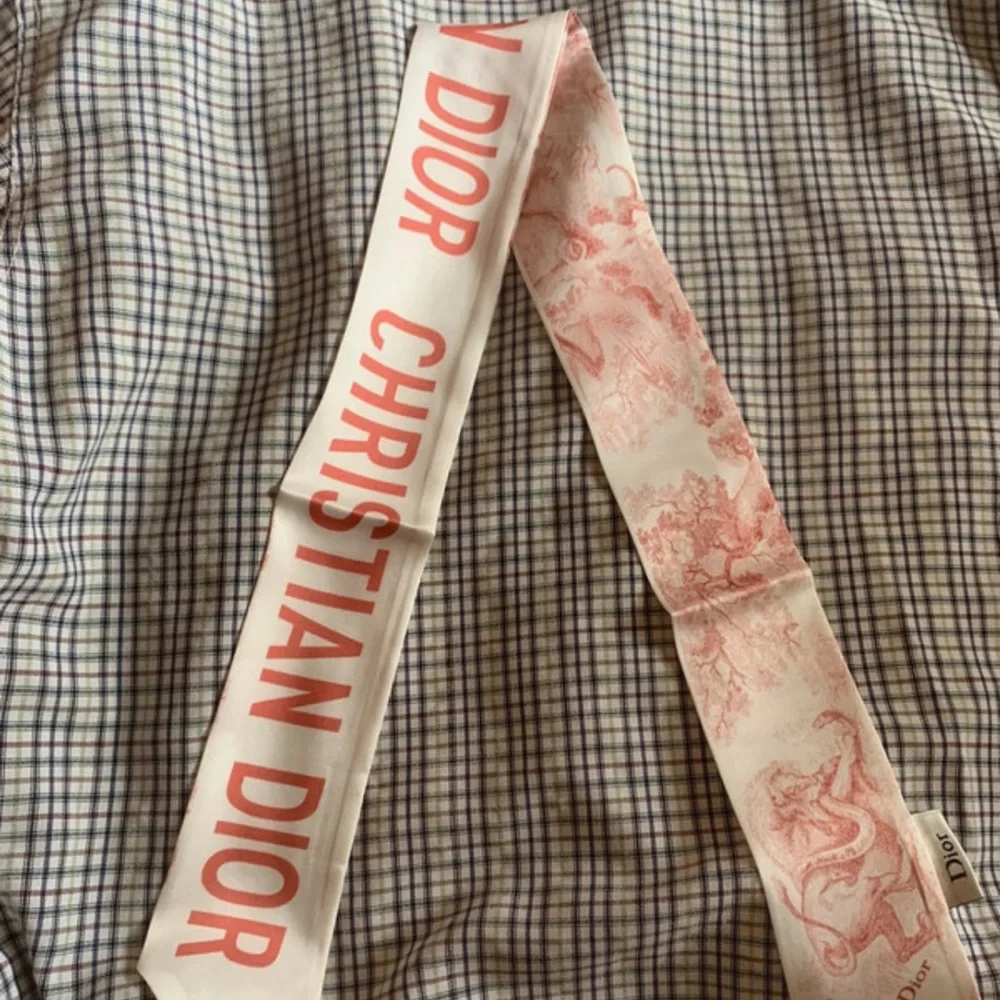 Dior mitzah scarf